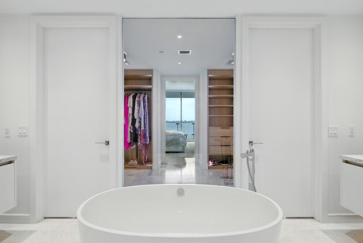777 NE 26th Terrace_1oakstudios_20.jpg