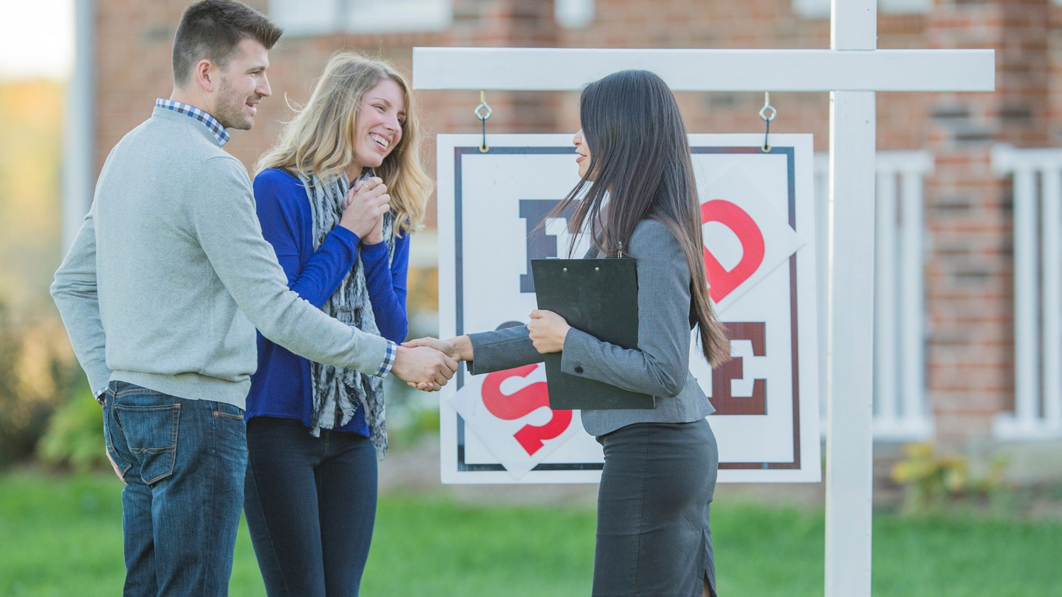 couple buying new home