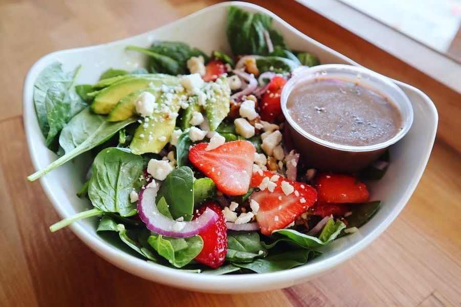 strawberry baby spinach salad.jpg