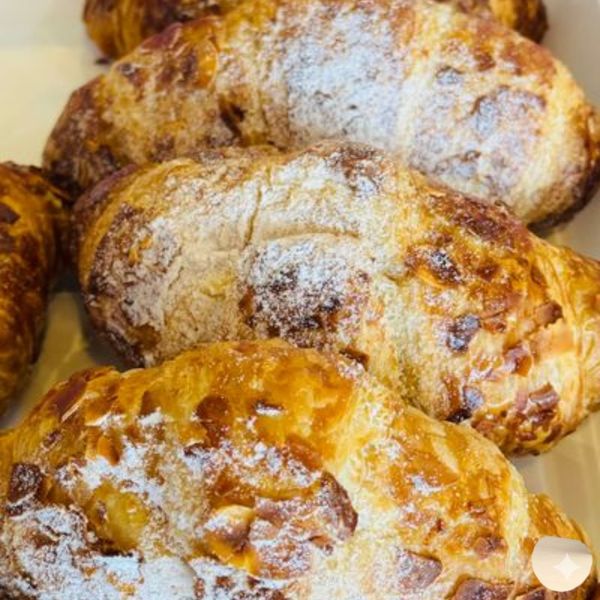 Almond & chocolate croissant