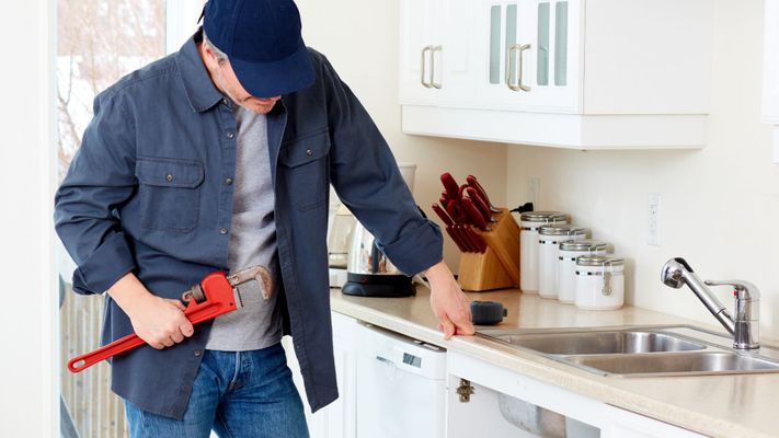 Why You Should Hire a Plumber to Repair Your Home Plumbing Issues - Featured Image.jpg