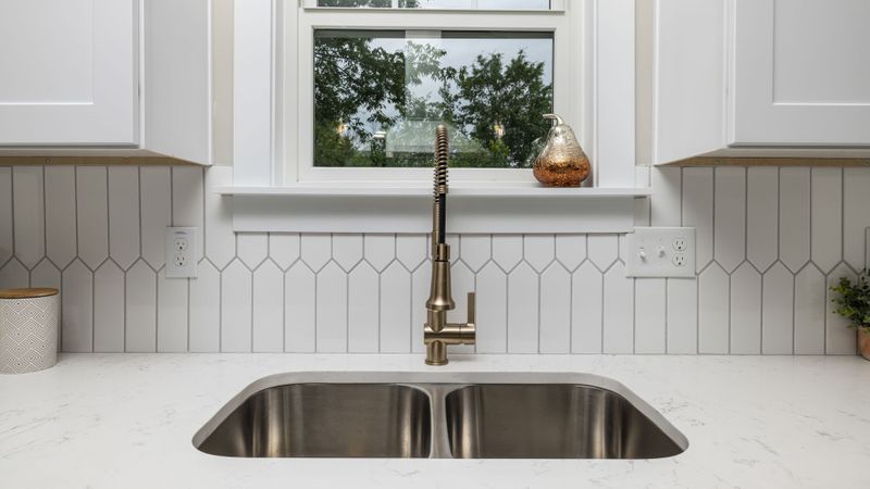 Kitchen sink.