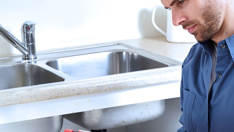 How to Choose the Right Plumbing Service Provider - Featured Image.jpg