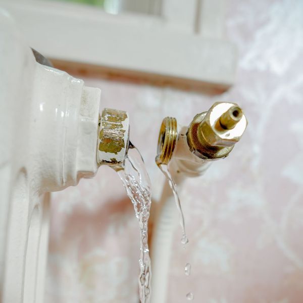 Why You Should Hire a Plumber to Repair Your Home Plumbing Issues - Image 1.jpg