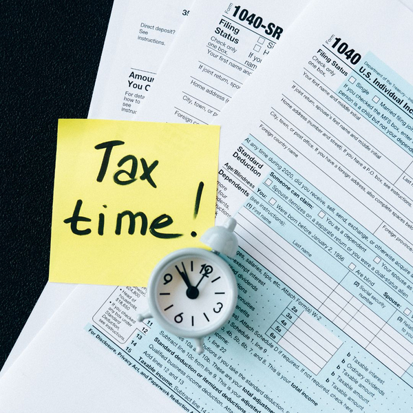 tax time sticky note