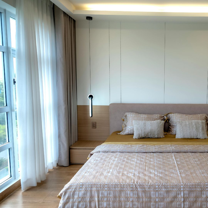 window letting light in bedroom