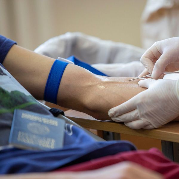 inserting iv