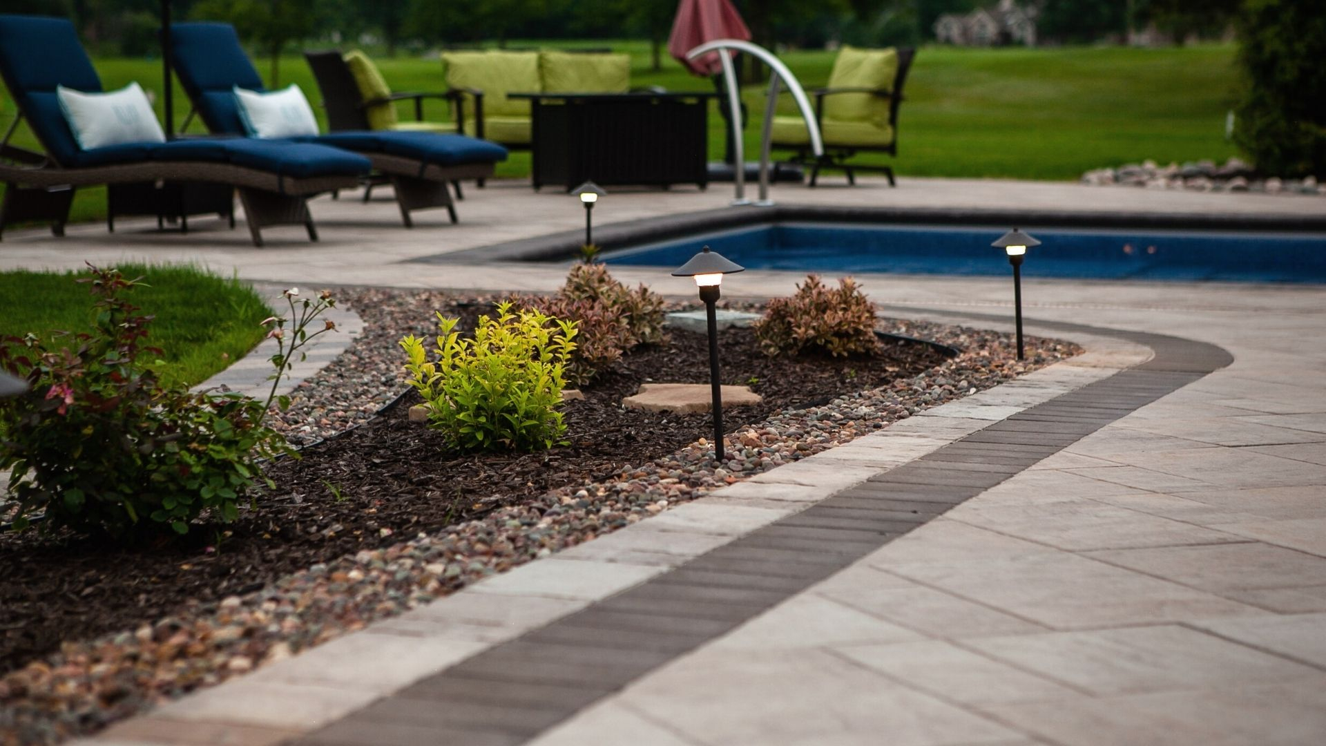 THE BEST LANDSCAPING DESIGN AND BUILD SERVICES