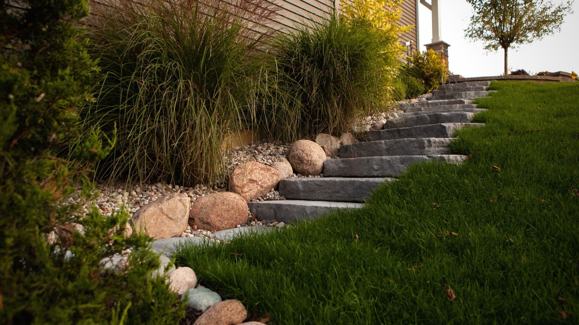 THE BEST LANDSCAPING DESIGN AND BUILD SERVICES
