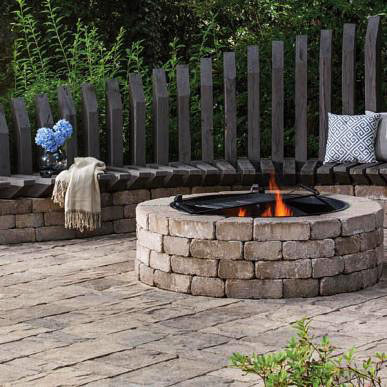 GMS_RES_BEL2015_Patio_Walls_Firepit_MegaLafitt_WestonWall_WestonFireKit_001.jpg