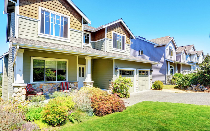 House with nice bushes in front