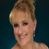 Professional ballerina and pointe instructor Liana Navaro  of Dance Empire of Miami