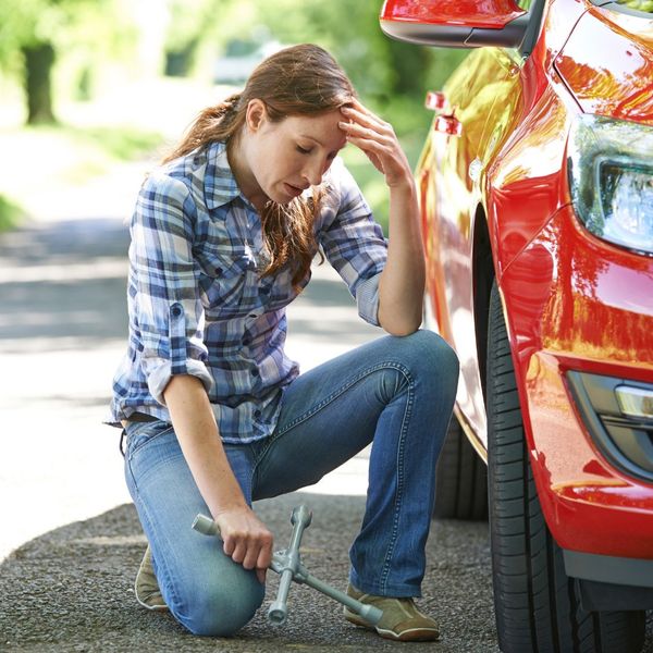 Roadside Assistance for Flat Tires_ What to Do Before Help Arrives.Image1.jpg