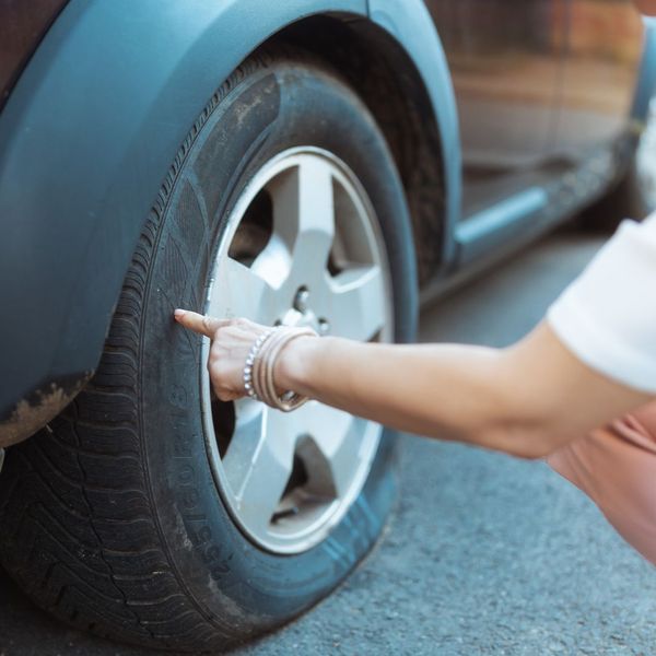 Roadside Assistance for Flat Tires_ What to Do Before Help Arrives.Image1 (2).jpg