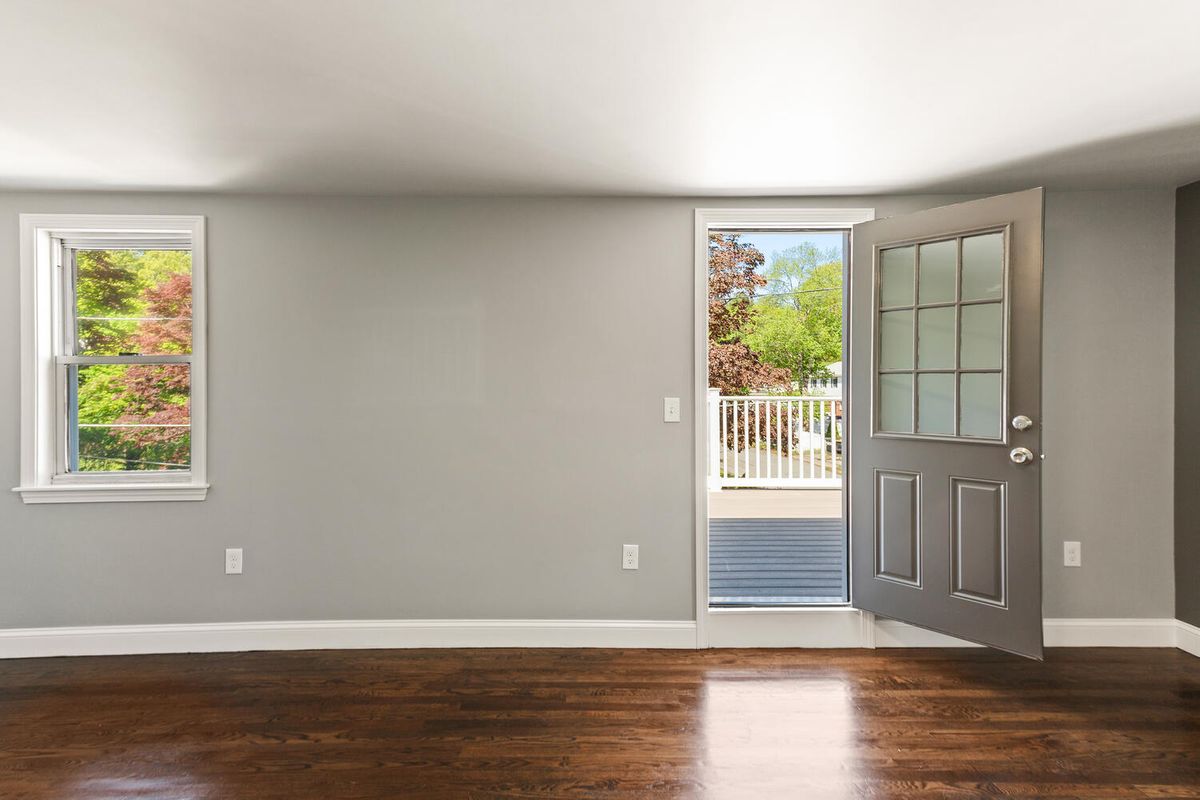 48 Pinewood Ave Billerica MA-large-017-014-17 Bedroom2-1500x1000-72dpi.jpeg