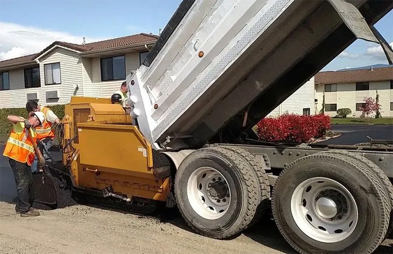 Image of asphalt truck