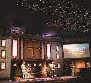 Newport+Mesa+Church+-+Audio,+Video+and+Lighting+by+EEI+Systems.jpg