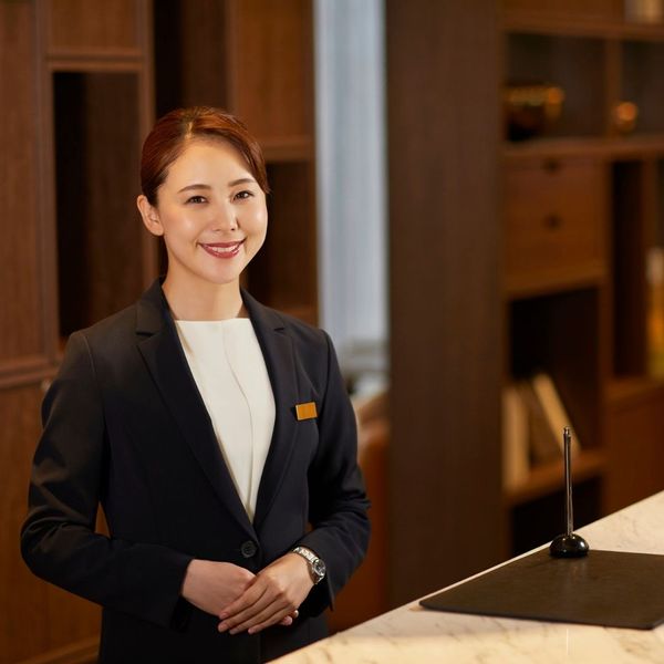front desk employee