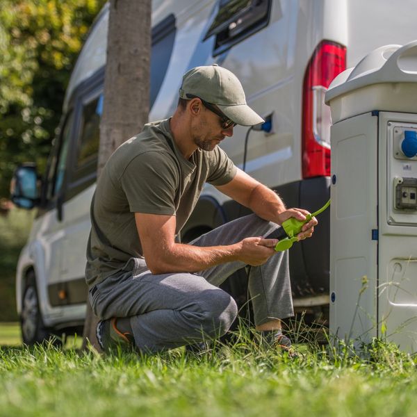 checking rv tire pressure