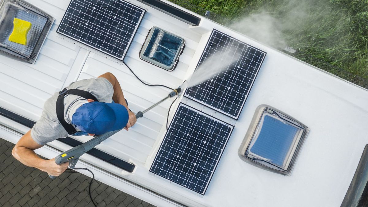 washing the top of rv