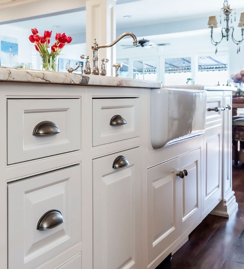 white farmhouse cabinets