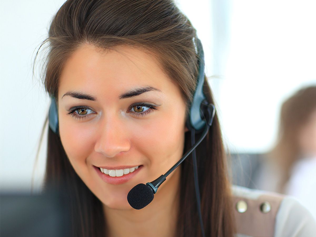 Image of a customer service agent