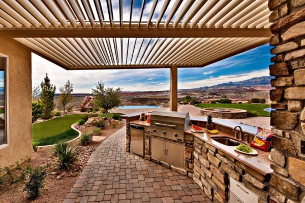 Equinox Louvered Roof close up