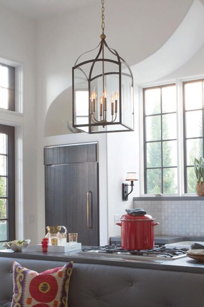 400x600-chandeliers2.jpg