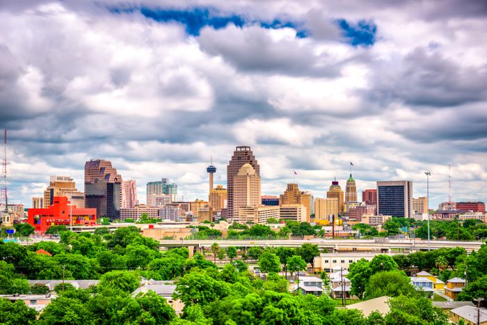 san-antonio-texas-usa-skyline-PAP4JUZ.jpg