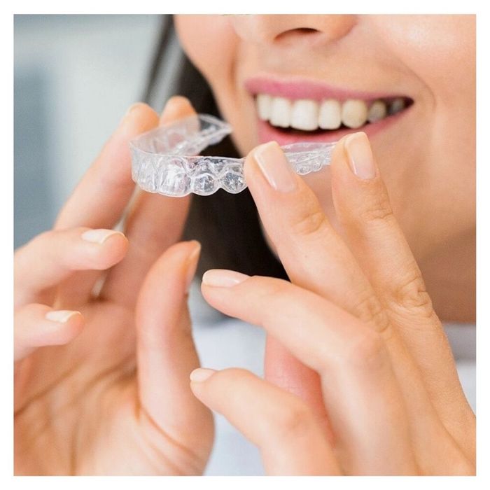 Invisalign vs. Metal Braces - 1.jpg