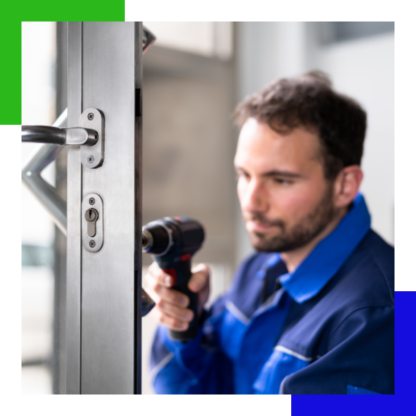 locksmith repairing lock