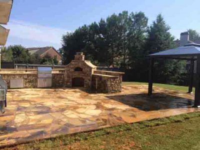 custom-stone-patio-for-outdoor-kitchen-atlanta-400x300.jpg