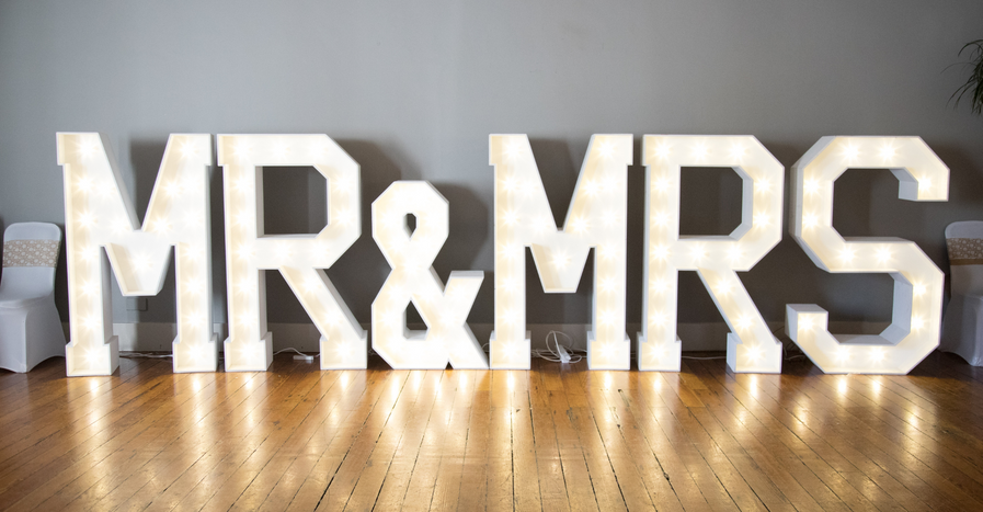 Four Reasons to Choose a Luxury Limo for Your Wedding Day in Raleigh.png