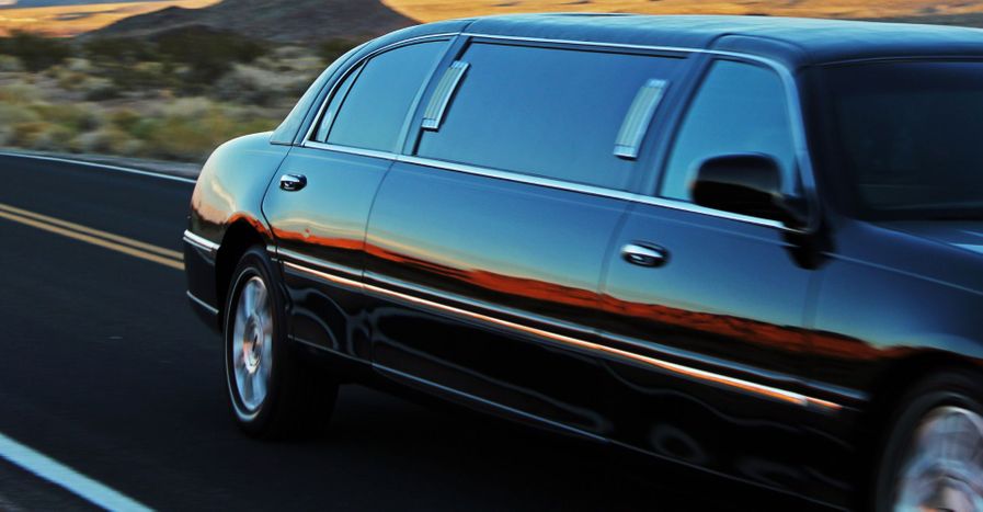 M38023 - Smith Luxury Limousines - Blog Hero Images.jpg
