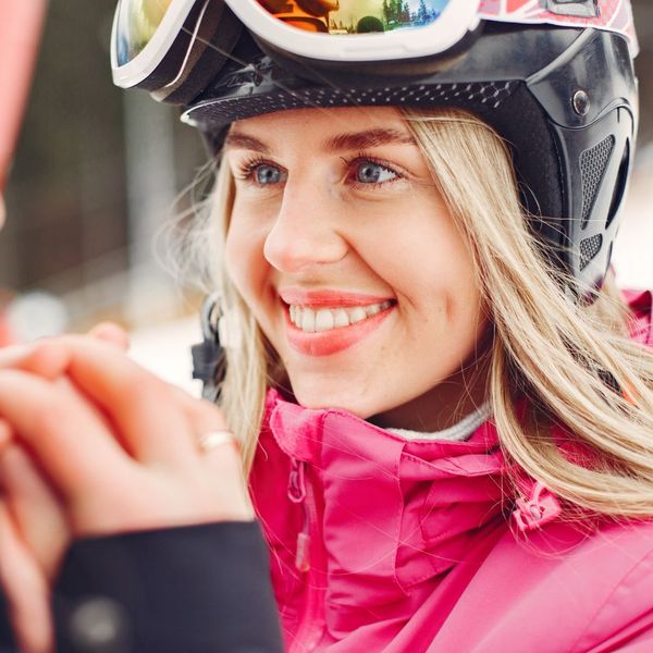 woman skiing