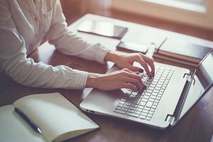 The Benefits of Integrating Chatbots Into Your WebsiteThumb.jpg