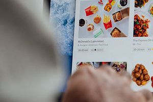 8 Reasons to Offer Online Ordering on Your Restaurant WebsiteThumb.jpg