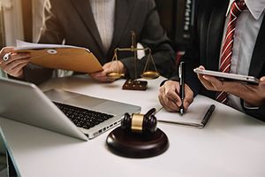 6 Ways to Drive Traffic to Your Lawyer Website-Thumb.jpg