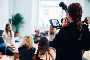 5 Reasons to Use Videos in Small Business Marketing-Thumb.jpg