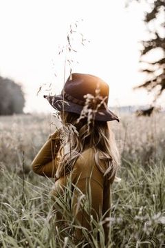 priscilla-du-preez-chnU2vKLAvU-unsplash.jpg