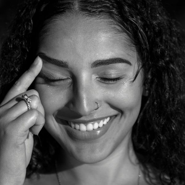 The Art of Eyebrow Threading_ Achieving the Perfect Shape4.jpg