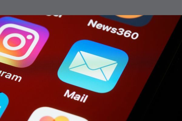 mail and instagram apps