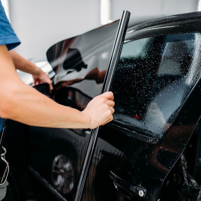 putting auto tint on car