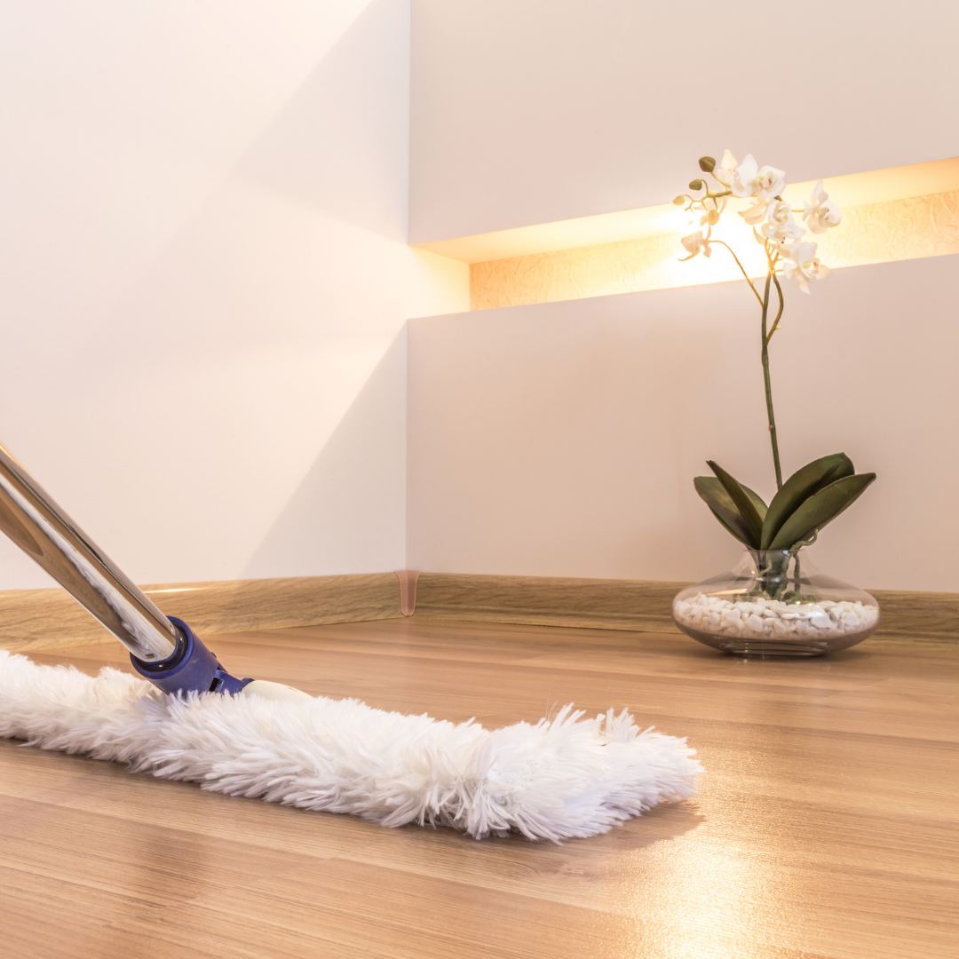 Cleaning hardwood floor