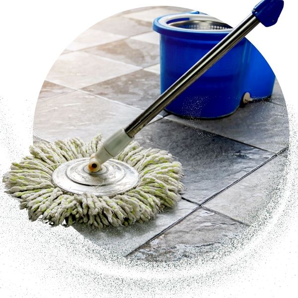 mop cleans tile floor 