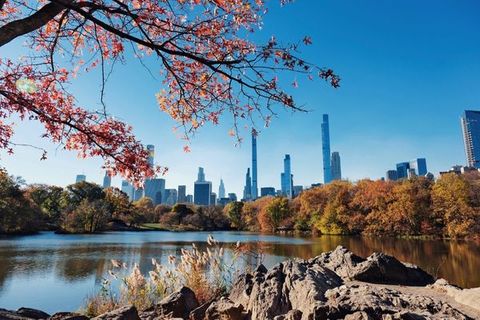 view of New York skyline from outside city