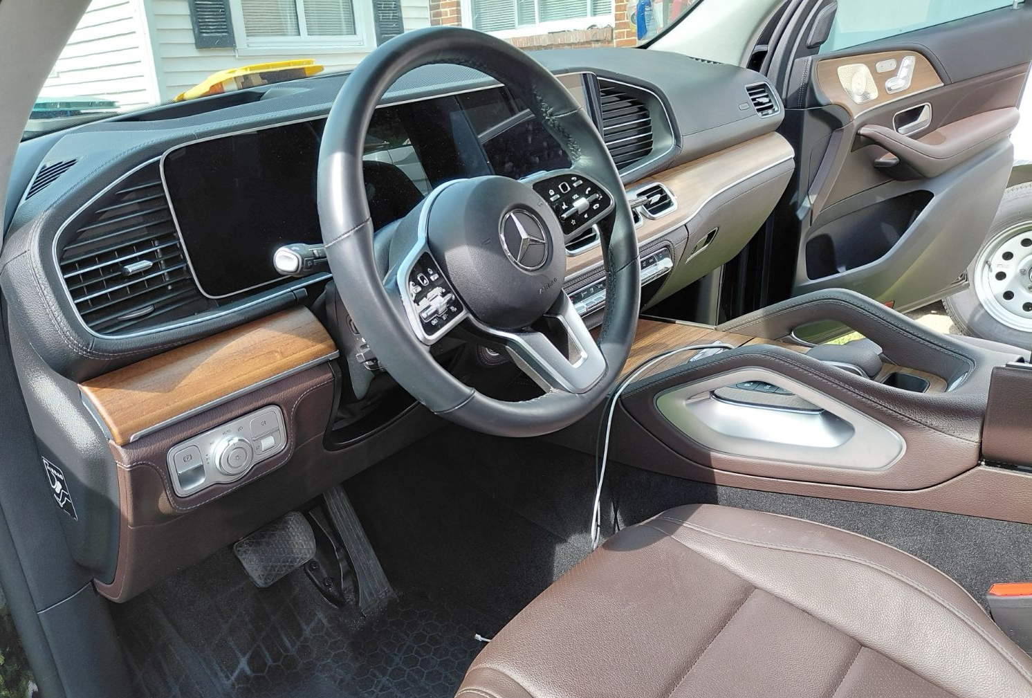 pure-finesse-mercedes-interior-detail-mobile-service-wilmington-de.png