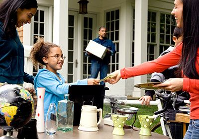 Transaction at a garage sale