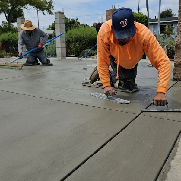 RAD Concrete puts finishing touches on fresh concrete RAD Concrete puts finishing touches on fresh concrete