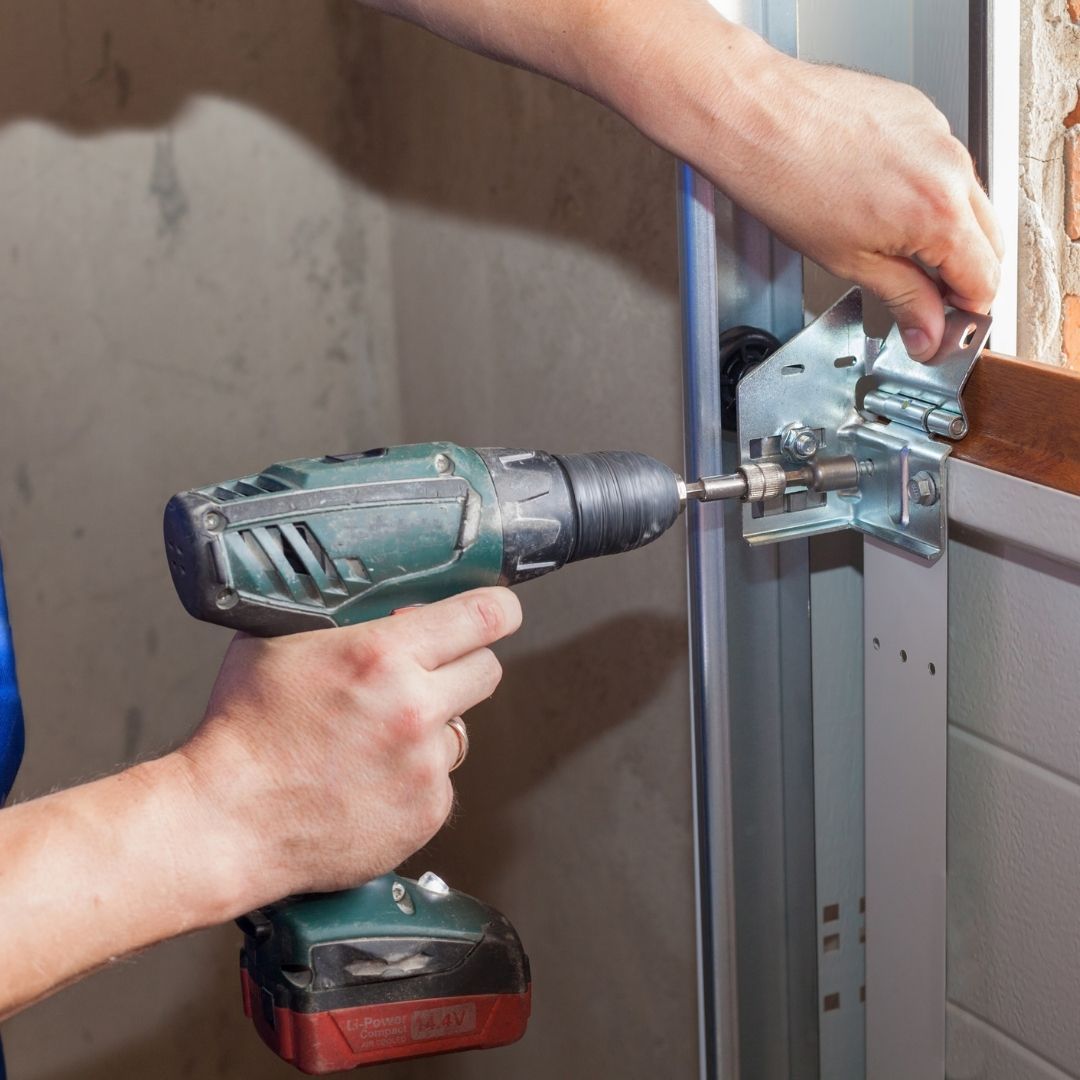 Why Leave Garage Door Repair to the Professionals (4).jpg